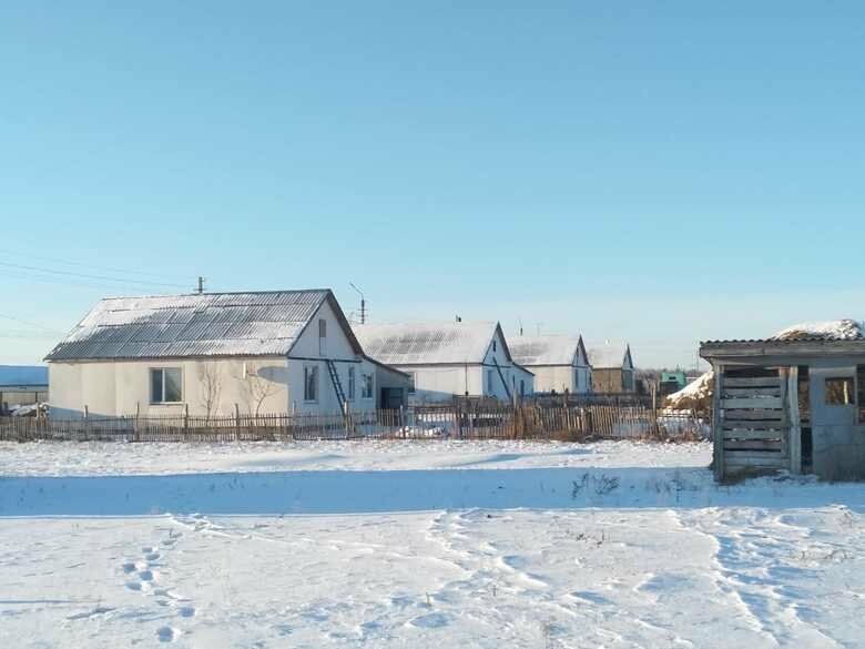 Сев рядом. Новокаменка Казахстан. Кызылжарский фото. Поколоме н СКО мурайонупнайтиценыппродаюдомвдеревнир.. Уялы СКО фото.