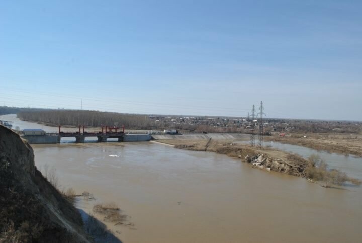 Паводок в городе петропавловск. Сергеевское водохранилище Казахстан. Паводок. Плотина Заречный. Наводнение в Казахстане.